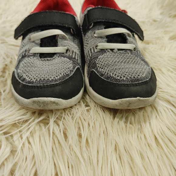 Toddler Size 10 Tennis Shoes - Picture 7 of 9